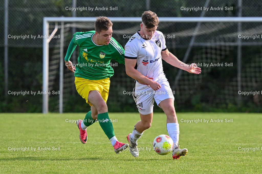 TS Einfeld vs SVE Comet Kiel | Marvin Küpers (Einfeld #31) vs Marcel Gaber (Comet #7) / Fußball-Verbandsliga Ost Männer 2026/2027 / TS Einfeld vs SVE Comet Kiel / C-Platz TSE / Neumünster / 05.09.26 - Realisiert mit Pictrs.com
