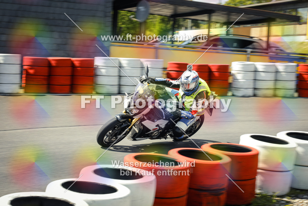 OBK_Mai_Martina_Markus-11116 | Hier findet Ihr Bilder von Touristenfahrten auf der Nürburgring Nordschleife oder von anderen Veranstaltungen die ich besucht habe. Viel Spass beim Durch Schauen 