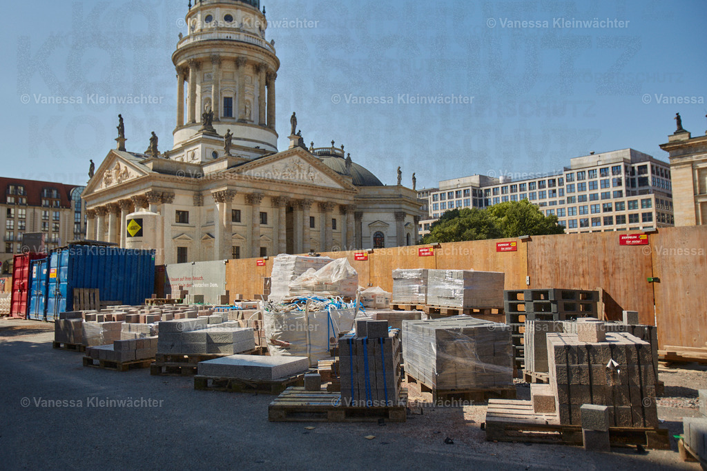 270801_BaustelleGendarmenmarkt_00001 | Vanessa Kleinwächter - Realisiert mit Pictrs.com