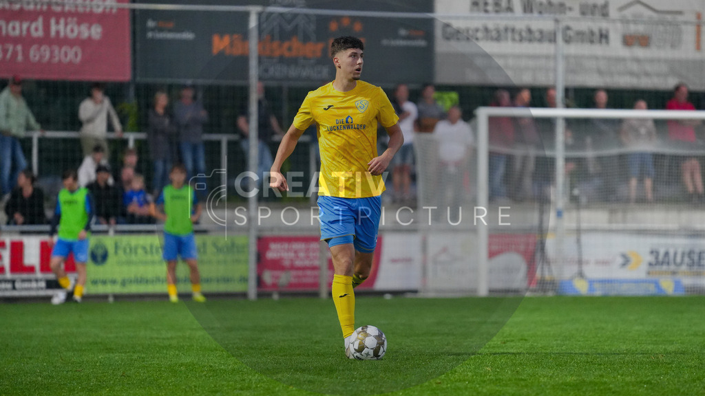 Fußball, Herren, Saison 2025/2026, Regionalliga Nordost, 6. Spieltag, FSV 63 Luckenwalde vs. VSG Altglienicke, Freitag 28.08.2025, Werner-Seelenbinder-Stadion Luckenwalde | Fußball, Herren, Saison 2025/2026, Regionalliga Nordost, 6. Spieltag, FSV 63 Luckenwalde vs. VSG Altglienicke, Freitag 28.08.2025, Werner-Seelenbinder-Stadion Luckenwalde, Im Bild: Quentin Seidel (Luckenwalde) - Realisiert mit Pictrs.com