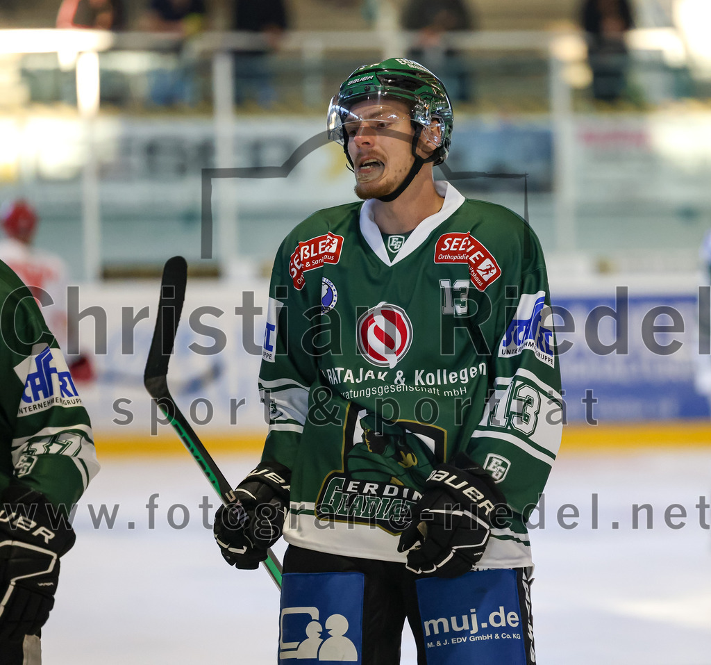 2023-09-10_046_TSV_Erding_gegen_EHC_Klostersee | Erding, Deutschland, 10.09.2023:
Eishockey, Bayernliga 2023 / 2024, Testspiel, TSV Erding gegen EHC Klostersee, Endergebnis: 10:1

Michael Franz (Erding Gladiators, #13)

Foto: Christian Riedel / fotografie-riedel.net