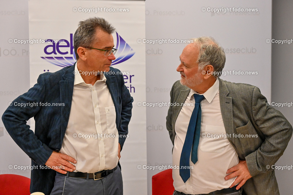 Pressekonferenz Aerztekammer für Ooe_ Neue Formen der Finanzierung im Gesundheitssystem_ 03.01.2023-3 | 03.01.2023, Presseclub Linz, AUT, Pressekonferenz Aerztekammer für Ooe, Neue Formen der Finanzierung im Gesundheitssystem, im Bild Peter Niedermoser (Praesident der Ooe-Aerztekammer), Felix Wallner (Kammeramtsdirektor der Ooe-Aerztekammer)