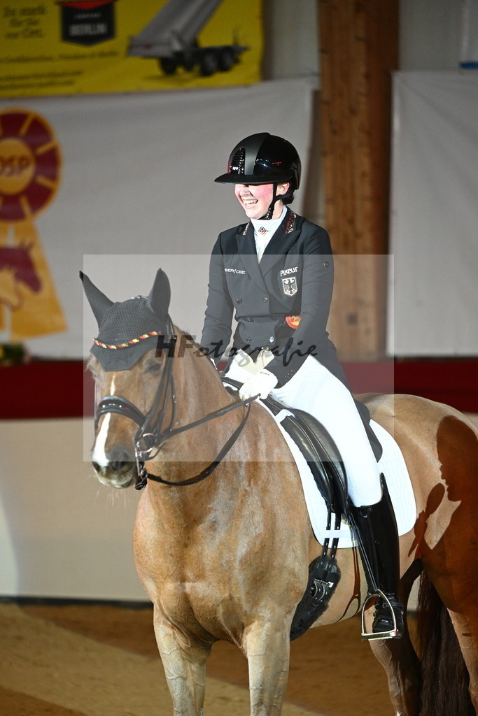 Bella Donna_2241757 | hf-fotografie - Realisiert mit Pictrs.com