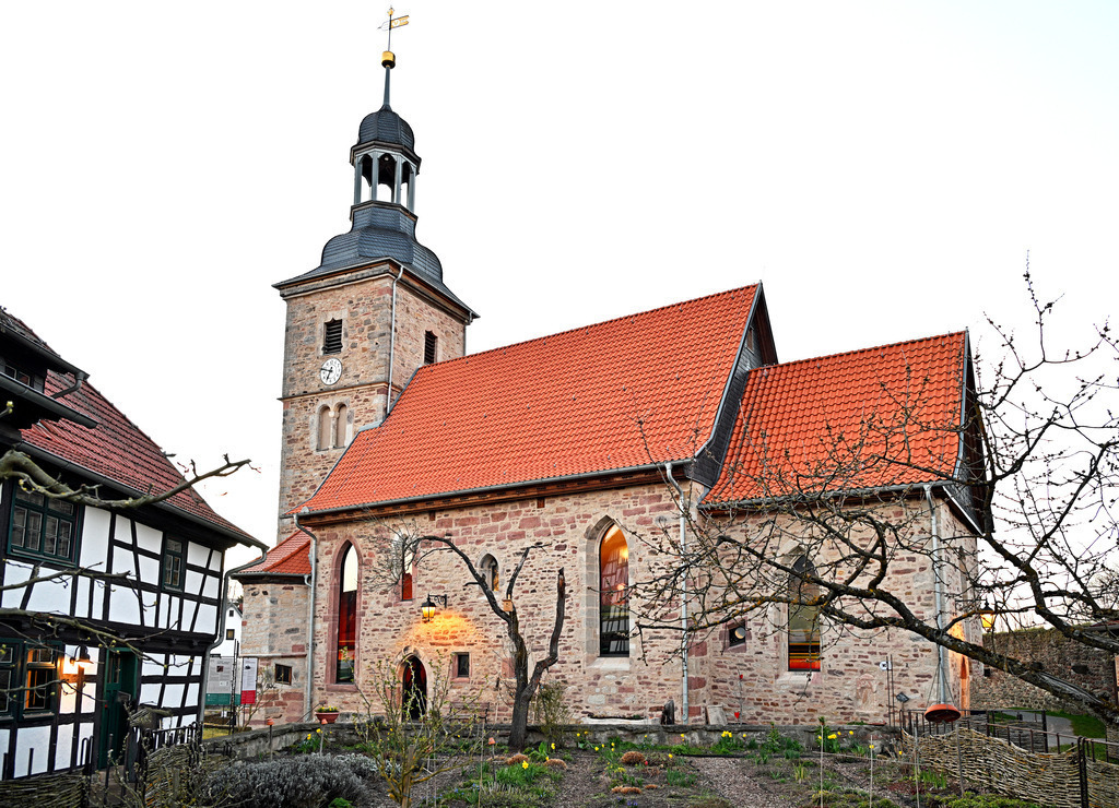 Kirche01 | greenwatching-with-luci - Realisiert mit Pictrs.com