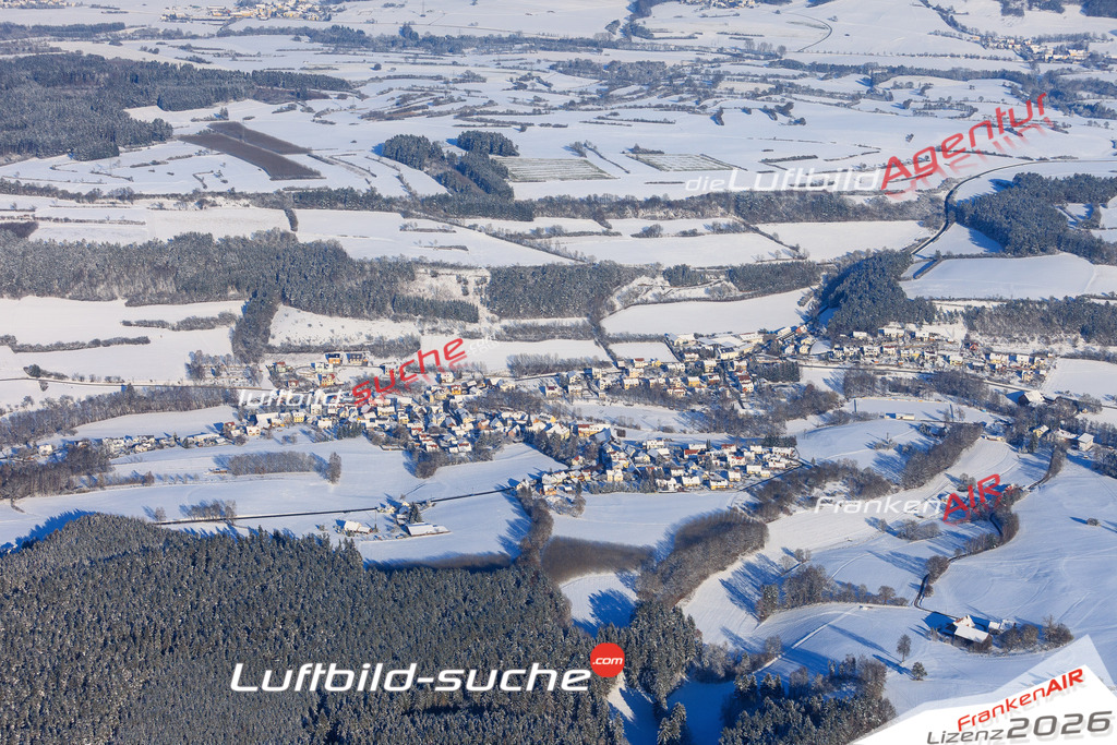 Die Luftaufnahme der Stadt Weissenbrunn wurde vom UL-Flugzeug heraus erstellt ( keine Drohne )- hohe Auflösung für beste Qualität
