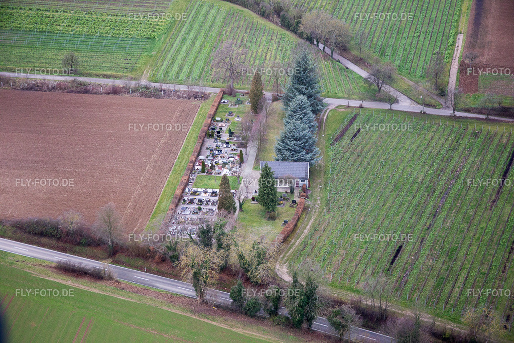 Friedhof | Luftbild: Friedhof im Ortsteil Mühlhofen in Billigheim-Ingenheim im Bundesland Rheinland-Pfalz in Deutschland. Foto: IMG_085679.jpg vom 08.01.2016 durch Werner Riehm/FLY-FOTO.de - Realisiert mit Pictrs.com