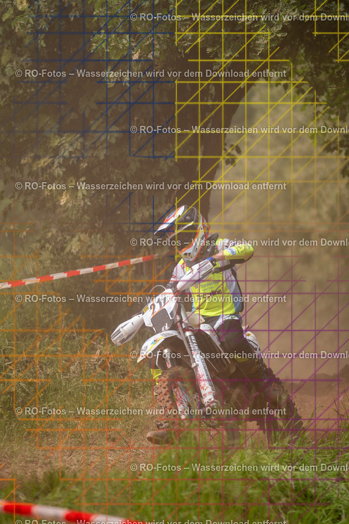 Wolfshausen 3 Lauf -326 | Sportfotografie von RO-Fotos: Motorsport, Motocross, Enduro, Laufveranstaltungen und Triathlon. Professionelle Fotos von Sportlern und Events. - Realisiert mit Pictrs.com