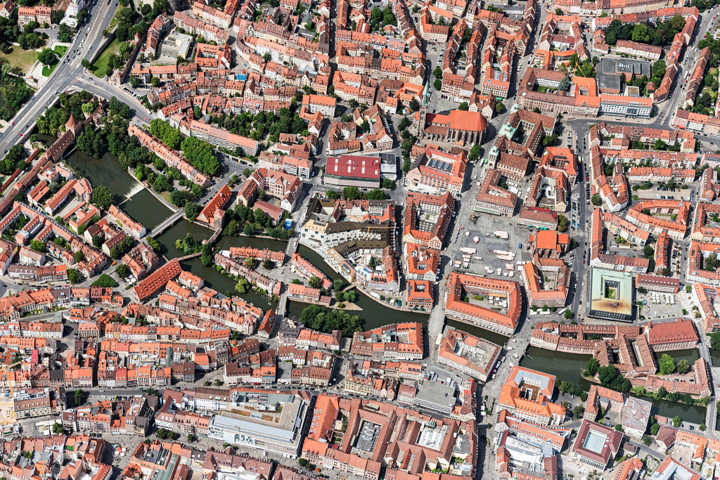 Altstadtbereich und Innenstadtzentrum in Nürnberg | NüRNBERG 13.07.2020 Altstadtbereich und Innenstadtzentrum in Nürnberg im Bundesland Bayern, Deutschland.