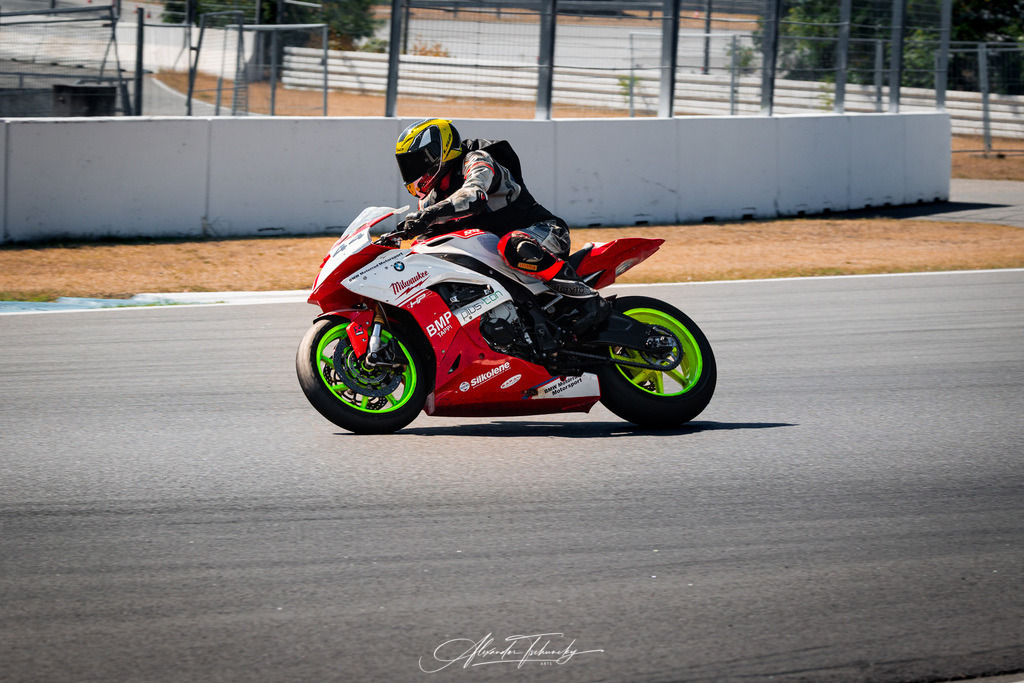 Ducati Trackday Hockenheimring 2026 | Entdecken Sie die faszinierende Welt von Alexander Tschuncky Arts: Kreative Fotografie, atemberaubende Automobilkunst und hochwertiger Bilderdruck. Lassen Sie sich inspirieren! - Realisiert mit Pictrs.com