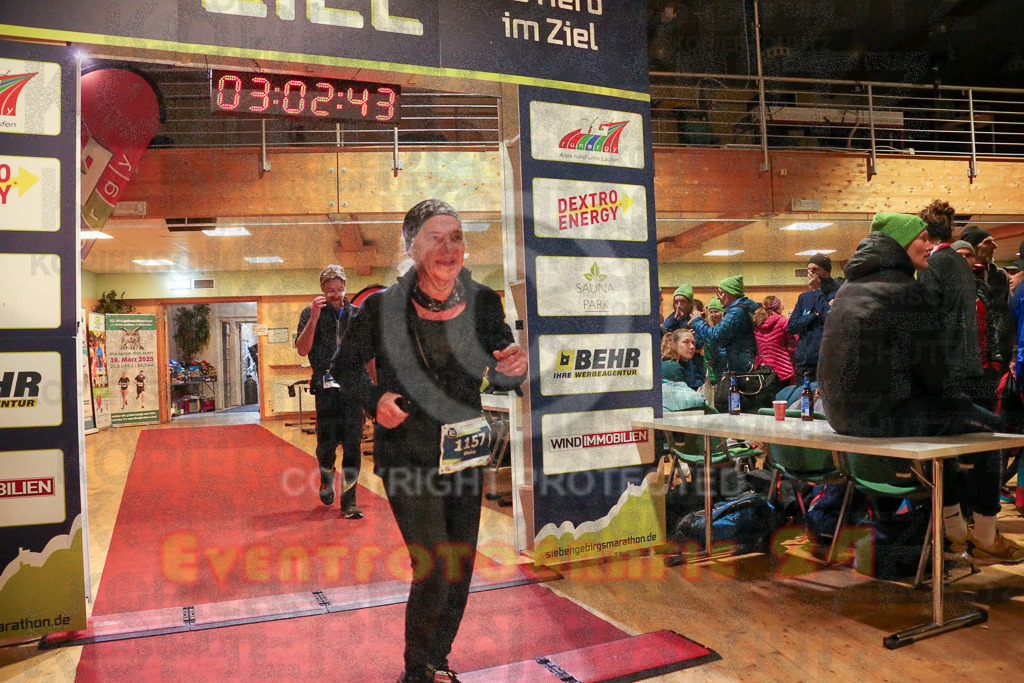 241208_1205_EX1_7268 | Sportfotografie im Rhein-Sieg Kreis, Köln, Bonn, NRW, Rheinland Pfalz, Hessen, etc. Unser Tätigkeitsfeld umfasst den Laufsport vom Volkslauf über den Marathon, Duathlon, Triathon bis zum Ultralauf wie Kölnpfad Ultra oder Schindertrail.