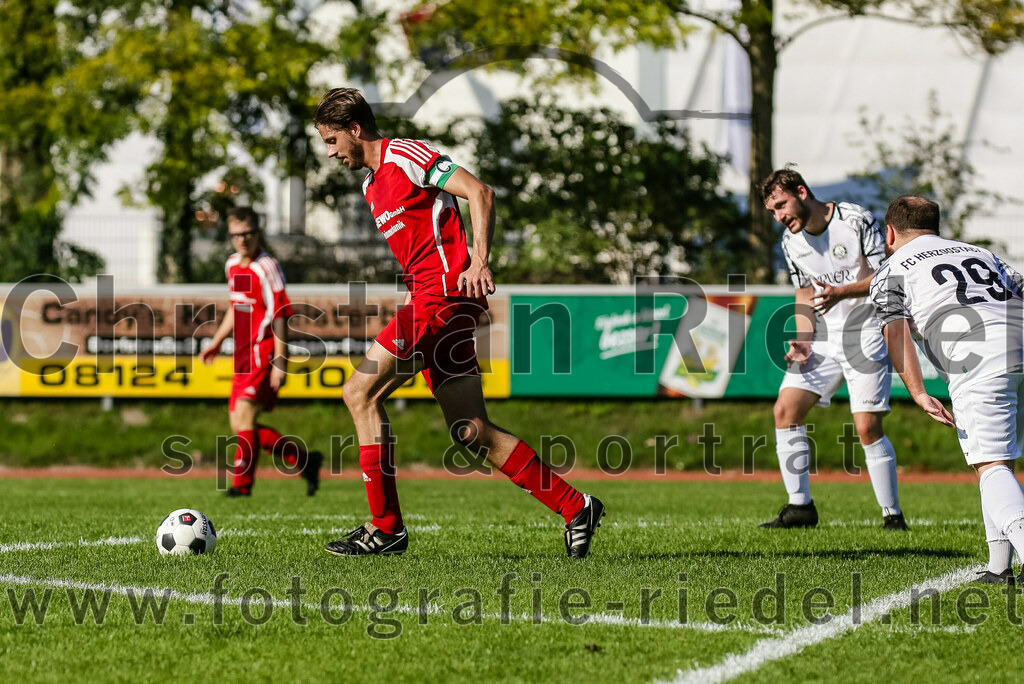 2023-09-09_051_FC_Herzogstadt_II_gegen_SG_Hoerlkofen_Woerth | Erding, Deutschland, 09.09.2023:
Fußball, A-Klassel 2023 / 2024, 6. Spieltag, FC Herzogstadt II gegen SG Hörlkofen/Wörth, Endergebnis: 1:2

Andreas Groegler (SG Hörlkofen/Wörth, #5), Maximilian Ostermair (FC Herzogstadt, #29)

Foto: Christian Riedel / fotografie-riedel.net