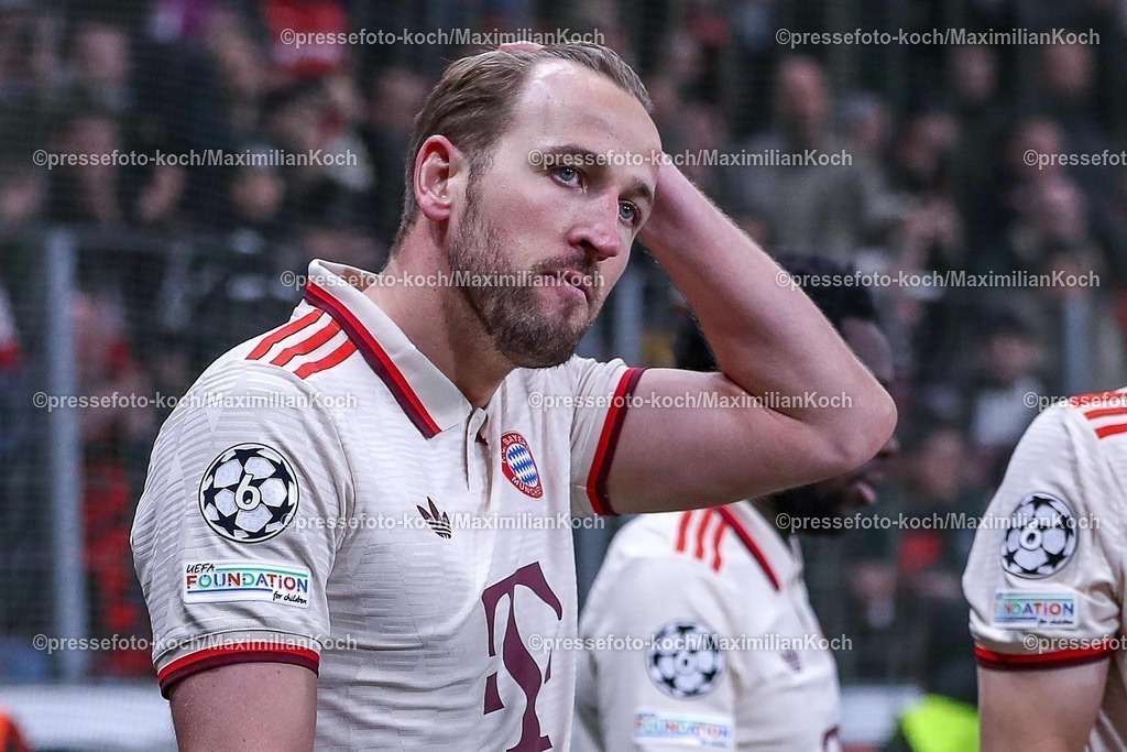 UCL11032502421 | 11.03.2025, Fußball, UEFA Champions League, Bayer 04 Leverkusen - FC Bayern München, Achtelfinale Rückspiel, BayArena, Saison 2024 2025: Torjubel nach dem 1:0 durch Torschütze Harry Kane (FC Bayern #9) - streicht sich nachdenklich durch die HaareDFB regulations prohibit any use of photographs as image sequences and or quasi-video.