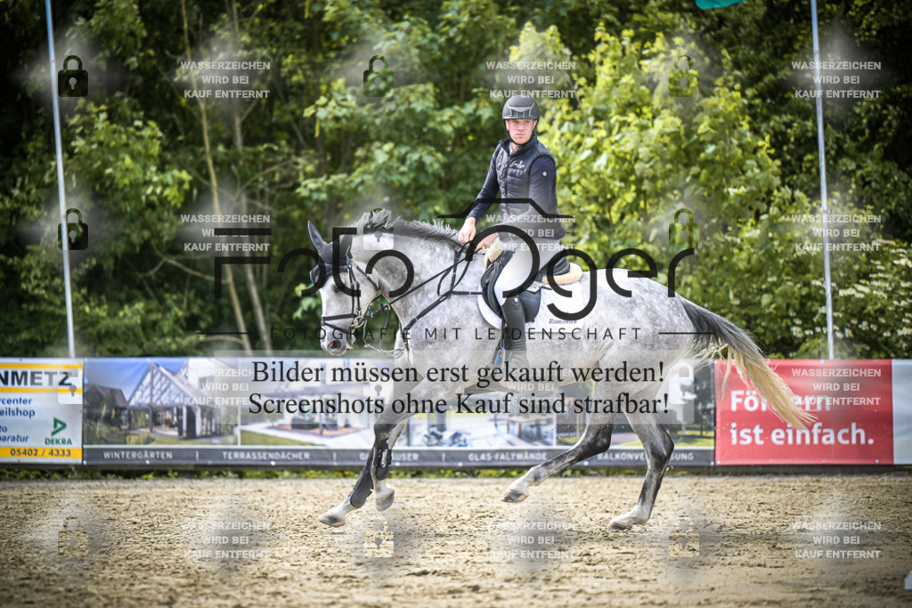 DOS_0072 | Entdecke hochwertige Reitturnierfotos von Foto Oger. Professionell, emotional und authentisch – jetzt Lieblingsmomente im Shop bestellen.Deutschlandweite Turnierfotografie. - Realisiert mit Pictrs.com