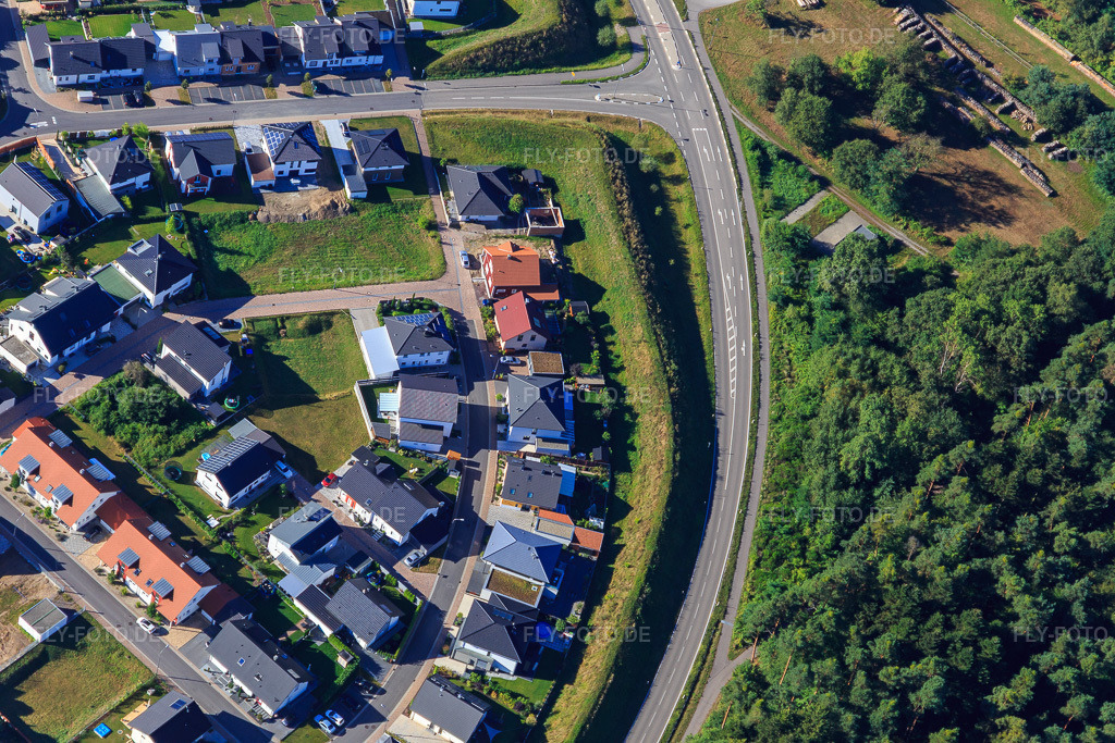 Luftbild: Eisvogelstraße in Jockgrim im Bundesland Rheinland-Pfalz in Deutschland. Foto: IMG_094004.jpg vom 23.08.2016 durch Werner Riehm/FLY-FOTO.de
