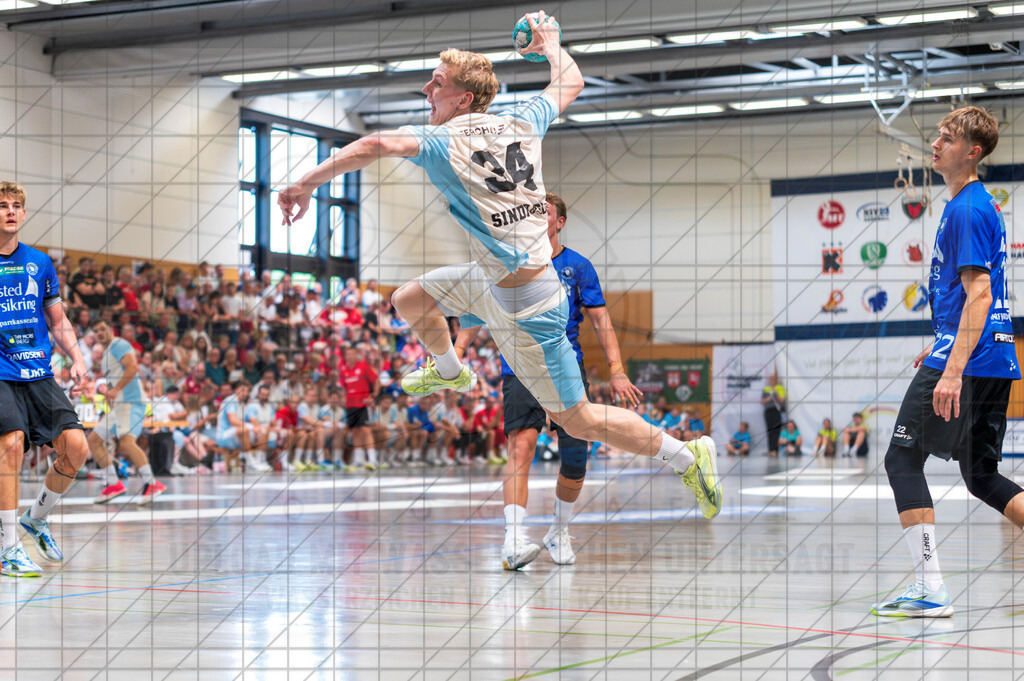 IHC 2026 - VfL Gummersbach vs. Mors-Thy Håndbold | Gardar Ingi Sindrason (VfL Gummersbach #34); IHC 2026 - VfL Gummersbach vs. Mors-Thy Håndbold am 09.08.26 in Sporthalle KGS, Schneverdingen - Realisiert mit Pictrs.com
