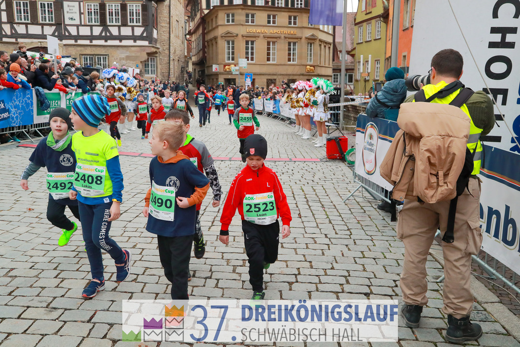 AOK JuniorCup 400m | 3Koenigslauf 2023 - Realisiert mit Pictrs.com