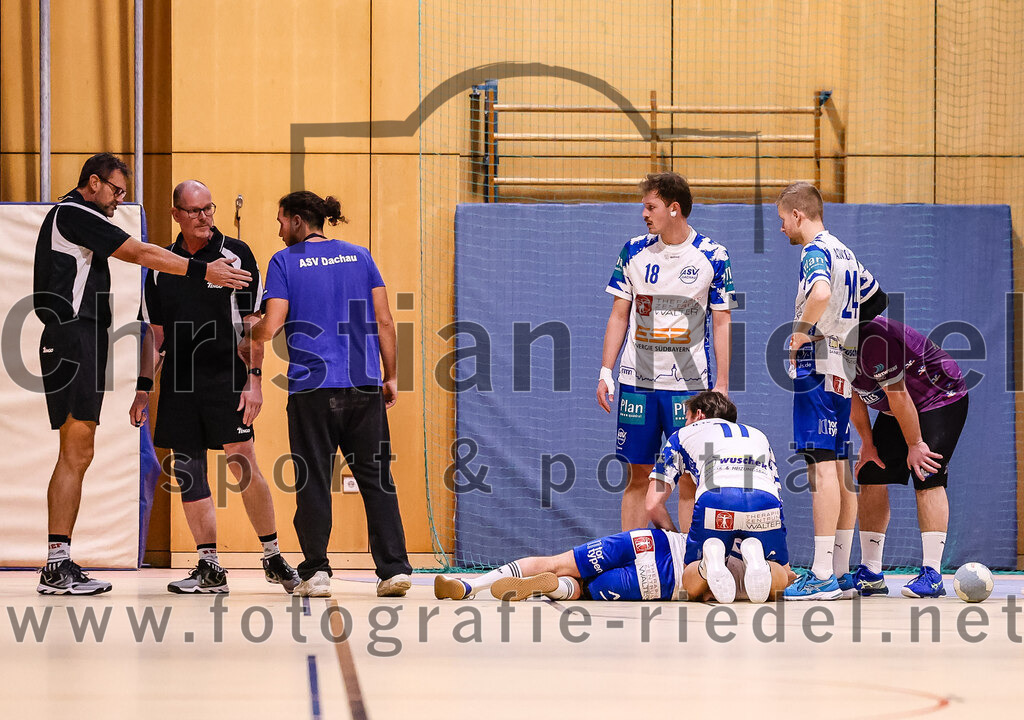 2024-11-24_028_SpVgg_Altenerding_gegen_ASV_Dachau | Erding, Deutschland, 24.11.2024:Handball, Bezirksoberliga Männer 2024 / 2025, 8. Spieltag, SpVgg Altenerding gegen ASV Dachau, Endergebnis: 30:23Quirin Westermaier (ASV Dachau), Moritz Deichl (ASV Dachau, #18), David Gierke (ASV Dachau, #11), Finn Rohmert (ASV Dachau, #24)Foto: Christian Riedel / fotografie-riedel.net