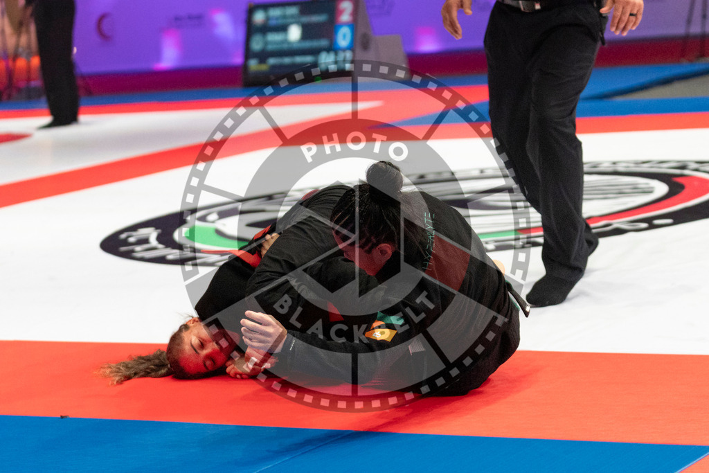 20231109PBB3549 | Fighters compete during the AJP World Professional Championship in the Mubadala Arena in Abu Dhabi, Arab United Emirates, on November 9, 2023.