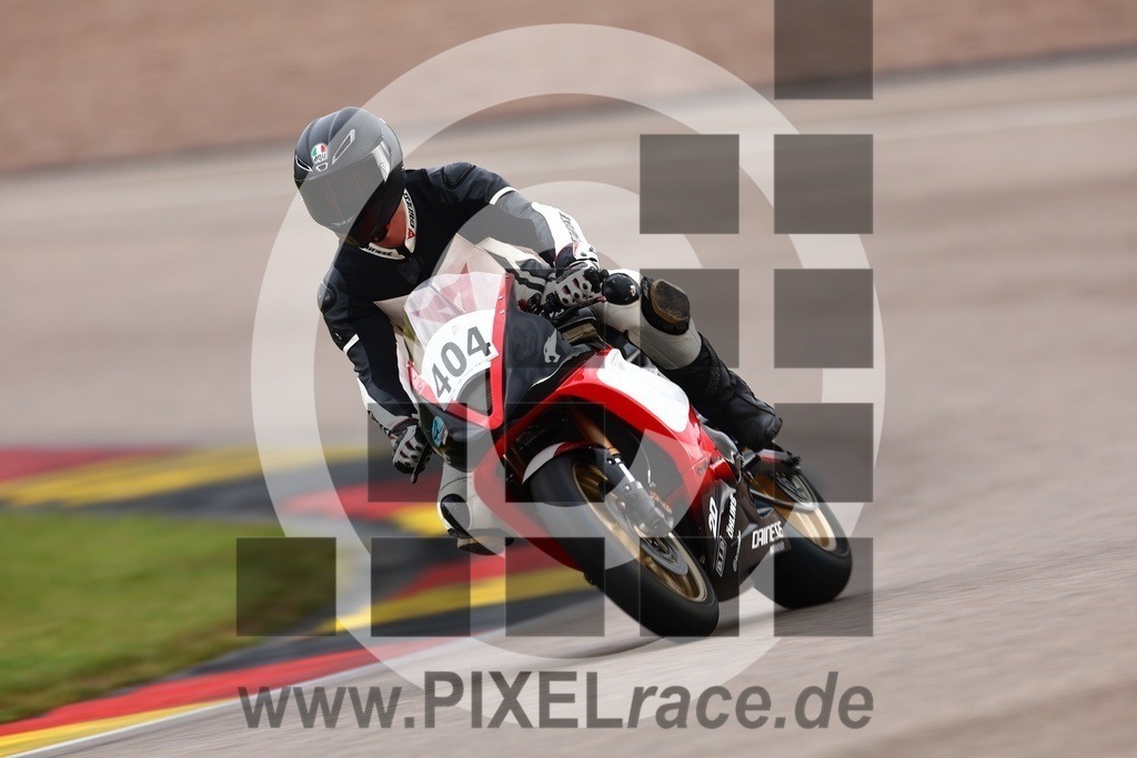 0404-20240819_00590 | Schöne Erinnerungen an spannende Momente - das festzuhalten ist unser Job. PIXELrace.de ist seit 2003 auf den Rennstrecken Europas unterwegs um die Action draußen beim Fahren und die wunderbare Stimmung imm Fahrerlager für euch einzufangen.