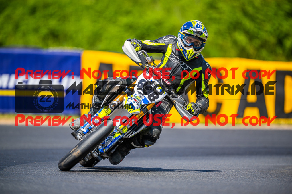 MaZZes_FotoMatrix_220528_1861 | Fotograf Mathias Schmid
Sportfotograf,
Eventfotograf,
Hochzeitsfotograf,
Portraitfotograf