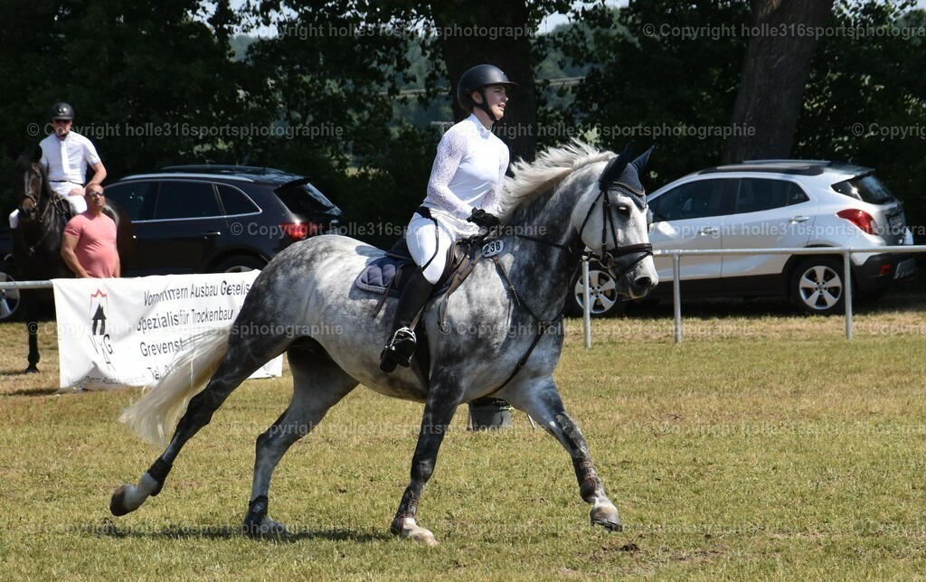 DSC_0312 (2) | Sportfotografie , Motorsport, Motoross, Reitsport, Mointainbike, Enduro,
Landschaft , Outdoor, Eventfotografie, Landschaft, Bilder online bestellen - Realisiert mit Pictrs.com