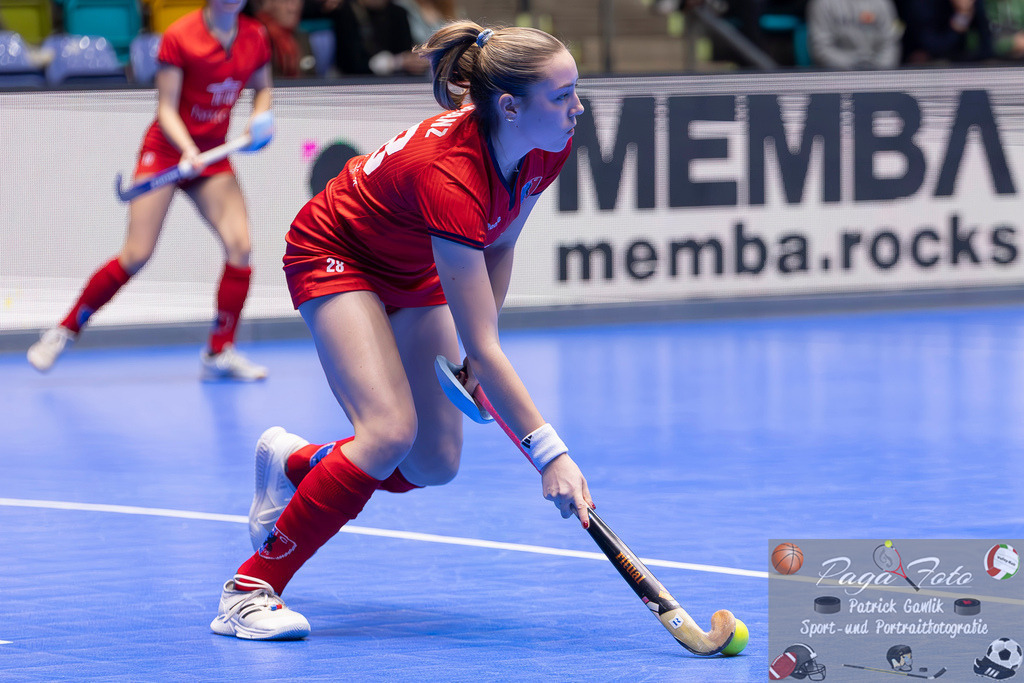 Volvo E.R.B. Final 4 Finale Frauen: Berliner HC - Mannheimer HC, 26.01.2025 | Lotta Curanz (Berliner HC #28) am Ball, Freisteller, Portrait, Porträt, Berliner HC - Mannheimer HC, Frankfurt, Süwag Arena, 26.1.2025 - Realisiert mit Pictrs.com