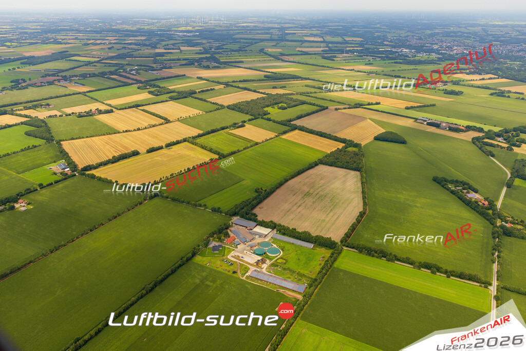 Ellerbrock Friesoythe Bild- Das Luftbild wurde 2025 vom UL-Flugzeug heraus erstellt ( keine Drohne bzw. Drohnenaufnahme ) - Hochauflösende Luftaufnahme -Nicht vergleichbar mit Google Maps oder Satelittenbilder- Die Geschenkidee !Mit Lizenz und Bildrechte bestellbar - CC