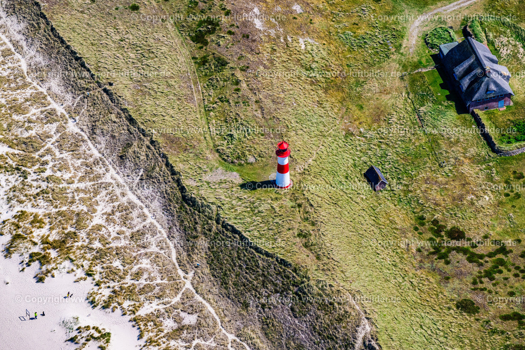 Sylt_List_Ellenbogen_Leuchtturm_Listost_ELS_5741130625 | LIST 13.08.2025 Leuchtturm als historisches Seefahrtszeichen " List Ost " in List auf der Insel Sylt im Bundesland Schleswig-Holstein, Deutschland. // Lighthouse as a historic seafaring character " List Ost " in List at the island Sylt in the state Schleswig-Holstein, Germany. Foto: Martin Elsen
