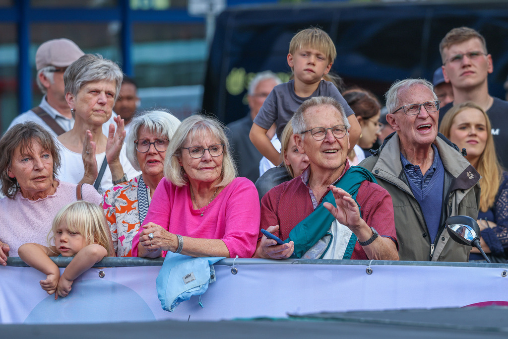 top-top.de-250828-058 | Foto, Video, Fotografie, Videografie, Fotobox, DJ, Discjockey, Musik, Musikbox, Veranstaltung, Photobooth, Amazon, Ebay, Buchtipp, Bestseller, Autor, Verlag, Buch, Wesel, Hamminkeln, NRW, Dinslaken, Rees, Drohne, Hochzeit, Party, Fotobox, Wesel, Fotograf