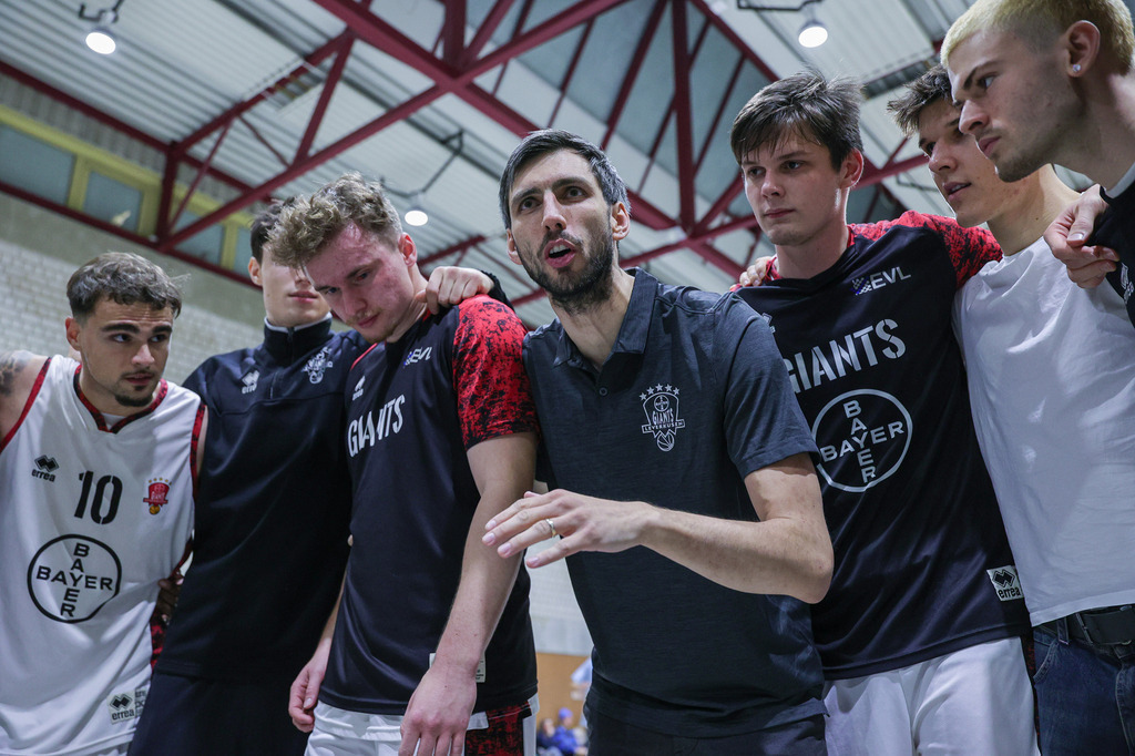 1.Regio BAYER GIANTS vs LippeBaskets Werne-5 | Fotos von Basketballspielen aus dem Raum NRW fotografiert von Gero Mueller-Laschet und Daniel Schaefer - Realisiert mit Pictrs.com