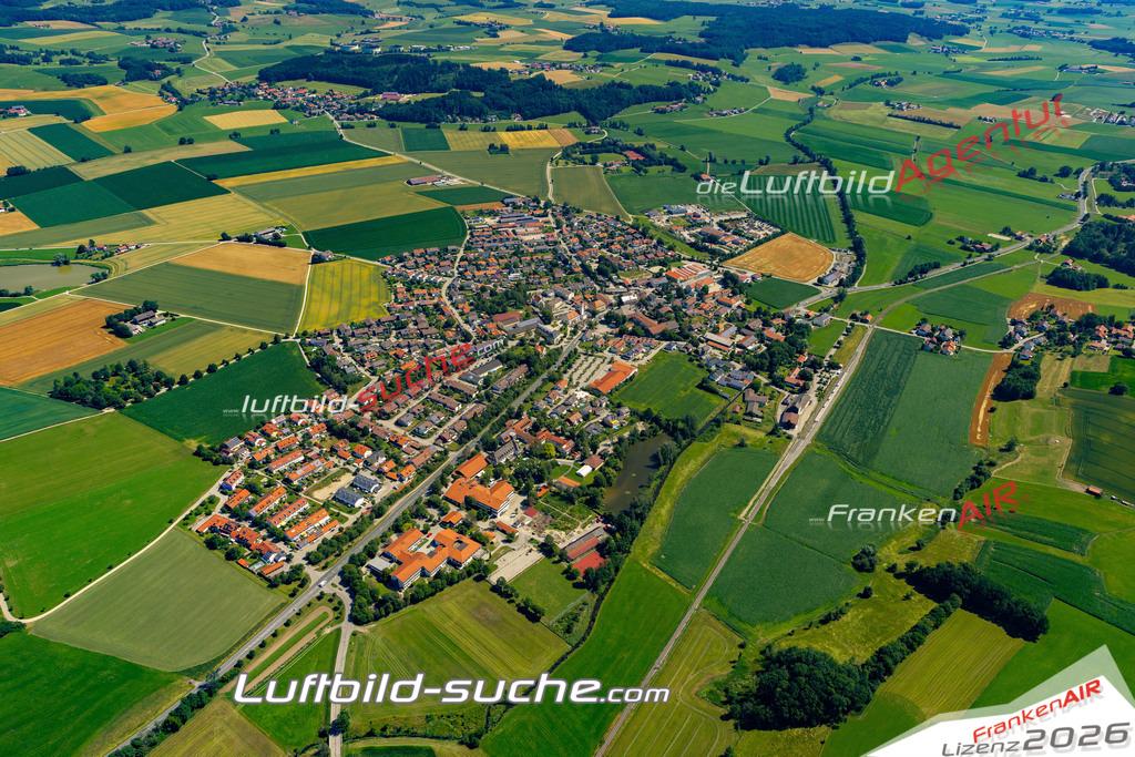 Aktuelles Luftbild von  Steinhöring - Die Luftaufnahme wurde 2022 mittels UL-Flugzeug erstellt ( keine Drohne ) - hochauflösende Kamera-Systeme von  Canon -Beste Qualität - Für grossformatige Ausdrucke geeignet. Die Geschenkidee !