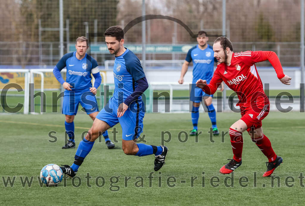 2024-02-24_012_FC_Langengeisling_gegen_FC_Walkertshofen | Erding, Deutschland, 24.02.2024:
Fußball, Bezirksliga Oberbayern Ost 2023 / 2024, Testspiel, FC Langengeisling gegen FC Walkertshofen, Endergebnis: 5:3

Lucas Seeholzer (FC Langengeisling, #2), Florian Hermann (FC Walkertshofen, #2)

Foto: Christian Riedel / fotografie-riedel.net