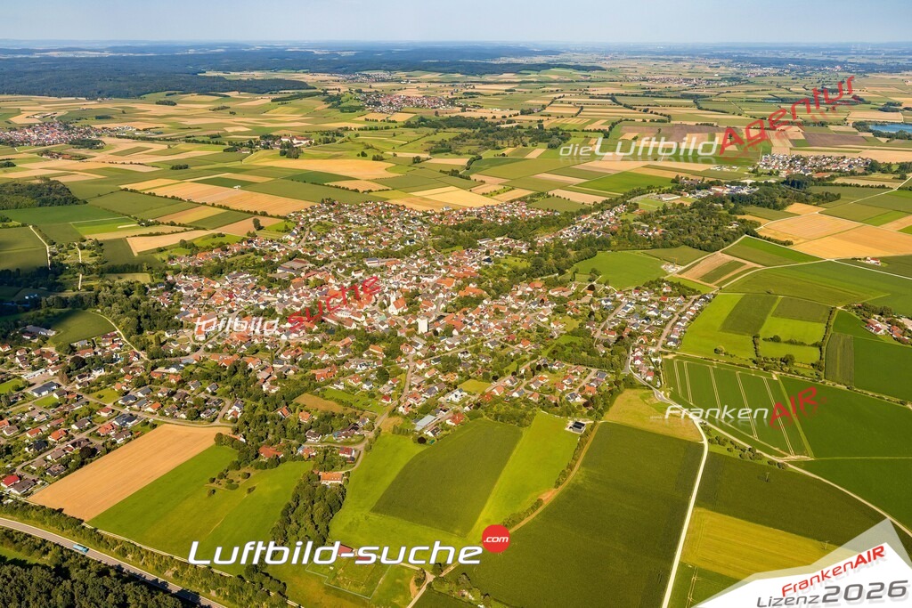 Luftaufnahme der Stadt Wittislingen - Die Luftaufnahme wurde 2025 vom UL-Flugzeug heraus erstellt ( keine Drohne ) - Hochauflösende Luftaufnahme - für professionelle Ausdrucke geeignet. Die Geschenkidee !Mit Lizenz und Bildrechte bestellbar