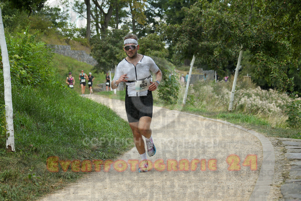 250824_1429_EX1_6382 | Sportfotografie im Rhein-Sieg Kreis, Köln, Bonn, NRW, Rheinland Pfalz, Hessen, etc. Unser Tätigkeitsfeld umfasst den Laufsport vom Volkslauf über den Marathon, Duathlon, Triathon bis zum Ultralauf wie Kölnpfad Ultra oder Schindertrail.