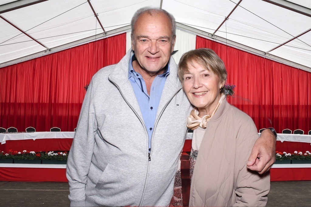 top-top.de 240928-142 | Foto, Video, Fotografie, Videografie, Fotobox, DJ, Discjockey, Musik, Musikbox, Veranstaltung, Photobooth, Amazon, Ebay, Buchtipp, Bestseller, Autor, Verlag, Buch, Wesel, Hamminkeln, NRW, Dinslaken, Rees, Drohne, Hochzeit, Party, Fotobox, Wesel, Fotograf