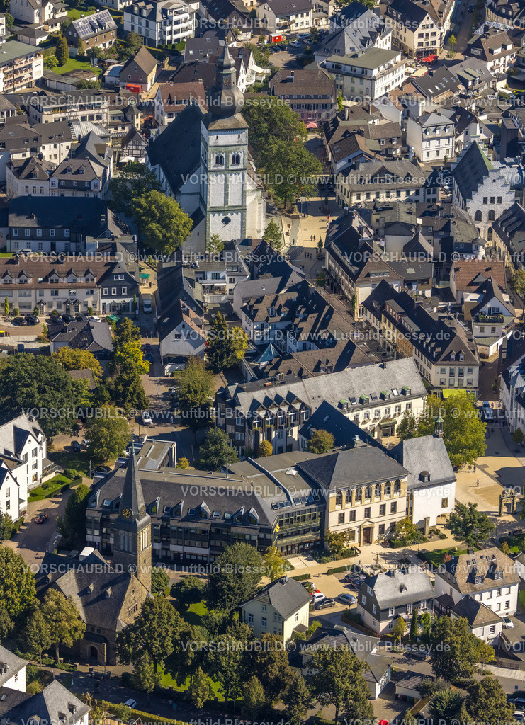 Attendorn230909294 | Luftbild, Altstadt und St. Johannes Baptist Kirche, Attendorn, Sauerland, Nordrhein-Westfalen, Deutschland
