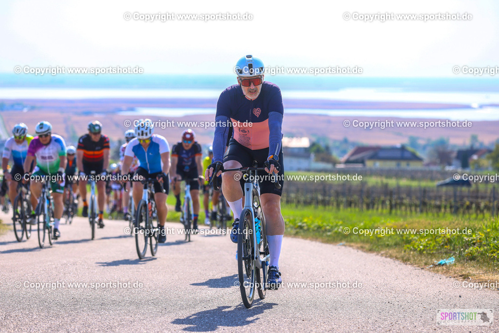 TRA_1061 | Neusiedlersee Radmarathon 2026@sportshot_your_pictrs #yourpictures#roadtowm2029 #nrm #neusiedlerseeradmarathon #neusiedlersee #neusiedlerseetourismus #burgenland #mörbisch #nrm26 #burgenlandtourismus #voglundco #poweredbyburgenlandtourismus #radsport #rad #marathon #ucigranfondo #visitburgenland #ucigranfondoworldseries