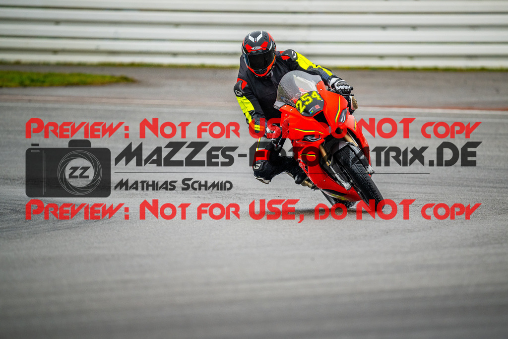 MaZZes_Fotomatrix_20240401_6007705_2983 | Fotograf Mathias Schmid
Sportfotograf,
Eventfotograf,
Hochzeitsfotograf,
Portraitfotograf