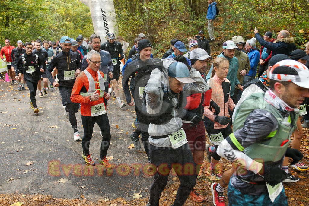 251026_1002_EX1_9630 | Sportfotografie im Rhein-Sieg Kreis, Köln, Bonn, NRW, Rheinland Pfalz, Hessen, etc. Unser Tätigkeitsfeld umfasst den Laufsport vom Volkslauf über den Marathon, Duathlon, Triathon bis zum Ultralauf wie Kölnpfad Ultra oder Schindertrail.