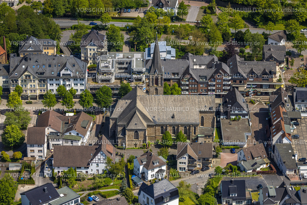 Sundern230505447 | Luftbild, St. Johannes Kirche, Sundern, Sundern, Sauerland, Nordrhein-Westfalen, Deutschland