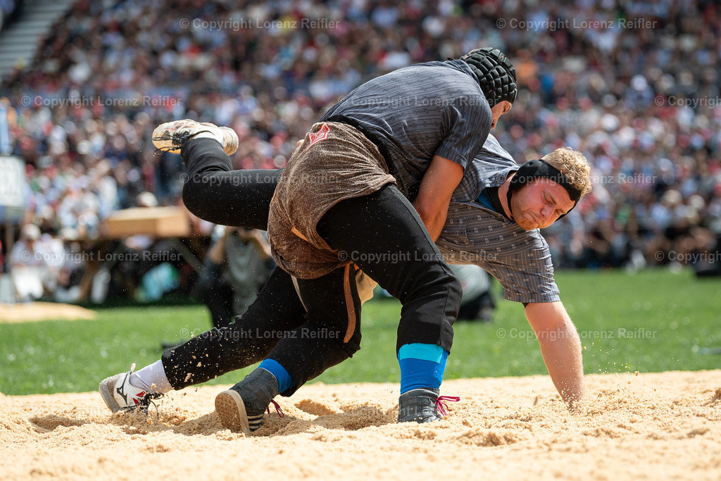 Schwingen -  ESAF Samstag 2025 | Mollis, 30.8.25, Schwingen - ESAF Samstag.Lustenberger Marc (u, Hasle LU), Orlik Curdin (o, Kadersteg)