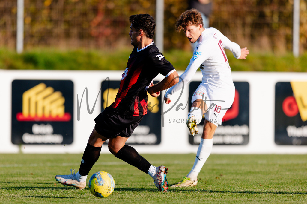Oberliga Westfalen, Saison 2025/26, 13. Spieltag: 1. FC Gievenbeck - Türkspor Dortmund 2000 | Münster, 02.11.2025: Oberliga Westfalen, 13. Spieltag, 1. FC Gievenbeck empfängt Türkspor Dortmund 2000 im Sportpark Gievenbeck in Münster. Foto: sportfotografie.ms | Markus Paletta - Realisiert mit Pictrs.com