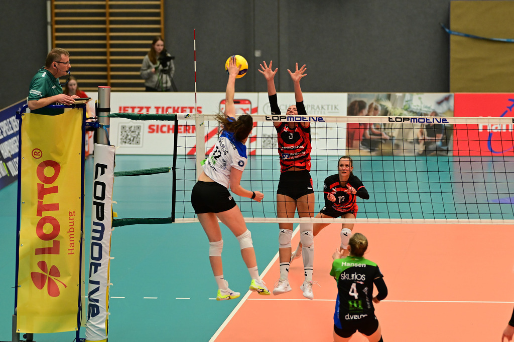Volleyball I Frauen I Saison 2025-2026 I Bundesliga I Hauptrunde I ETV Hamburger Volksbank Volleys - Skurios Volleys Borken | Der Sportfotograf. - Realisiert mit Pictrs.com
