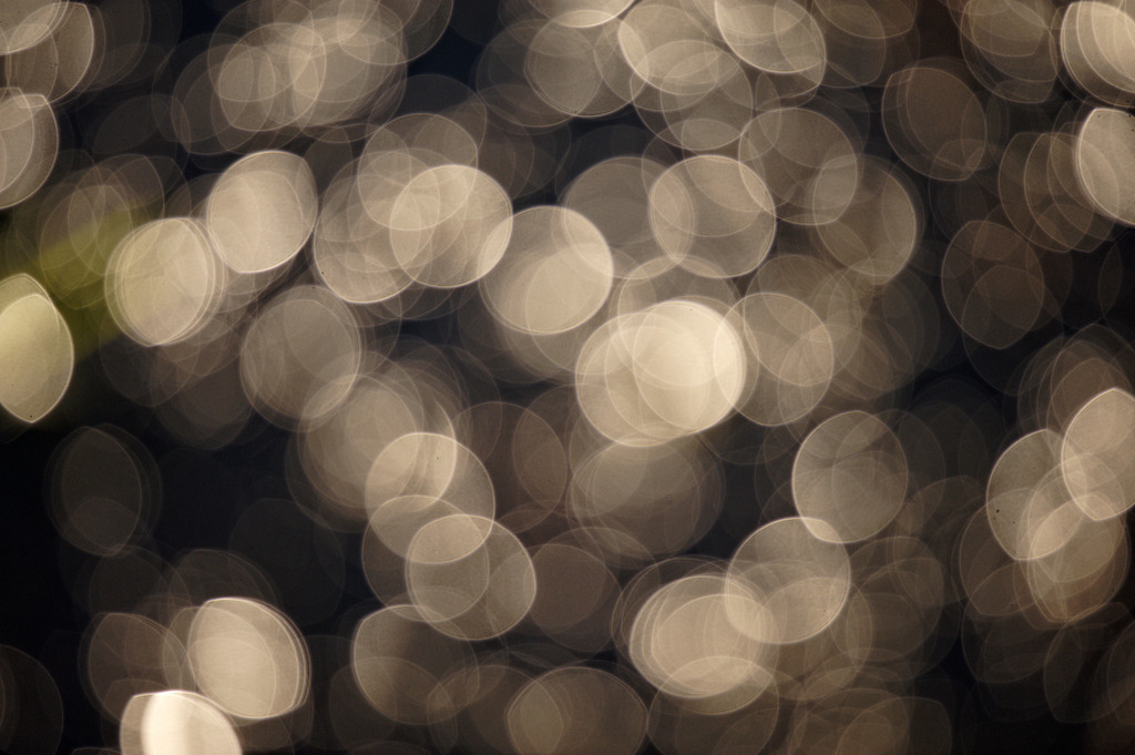 runde Lichtreflexe | Austria - June 16, 2012: runde Lichtreflexe. - Realisiert mit Pictrs.com