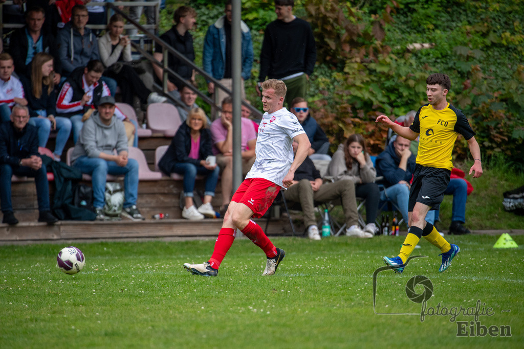 1. FC Ohmstede-SVE Wiefelstede | Herren Kreispokalfinale Jade-Weser-Hunte; 1.FC Ohmestede (gelb) - SVE Wiefelstede (weiß) am 16.06.2024; in Obenstrohe (Plaggenkrugstraße), Photo: Philip Eiben 2024 - Realisiert mit Pictrs.com