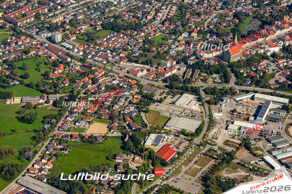 Die Luftaufnahme Strassmühle - Neuötting wurde 2021 mittels Flugzeug (keine Drohne) erstellt. Hohe Auflösung -für große Poster und Wandbilder geeignet!
