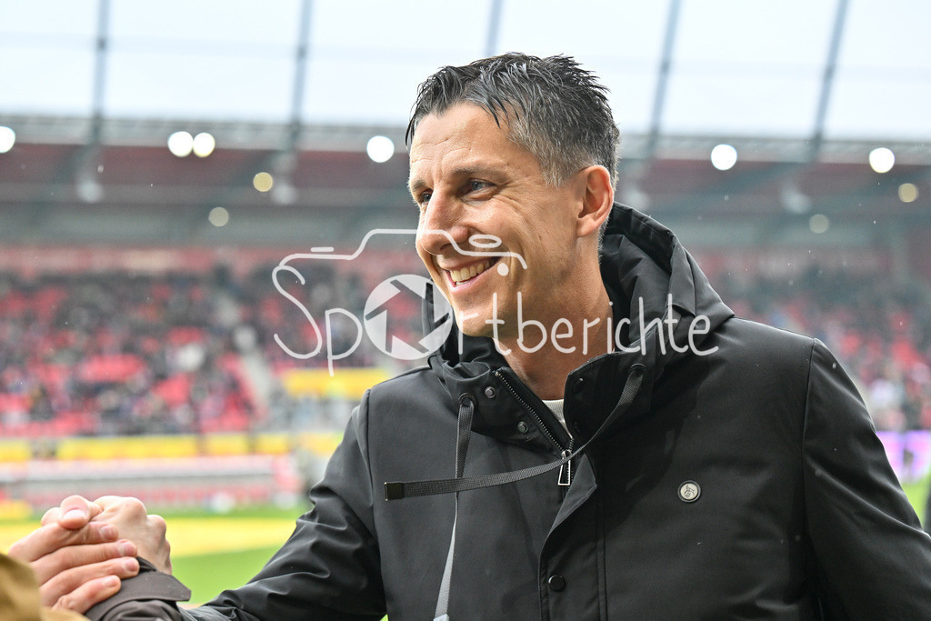 SSV Jahn Regensburg - 1. FC Köln | Im Bild Christian KELLER beim Interview mit SKY vor der Partie in Regensburg / 2. Bundesliga: SSV Jahn Regensburg - 1. FC Koen, Jahnstadion am 08.12.2024 /