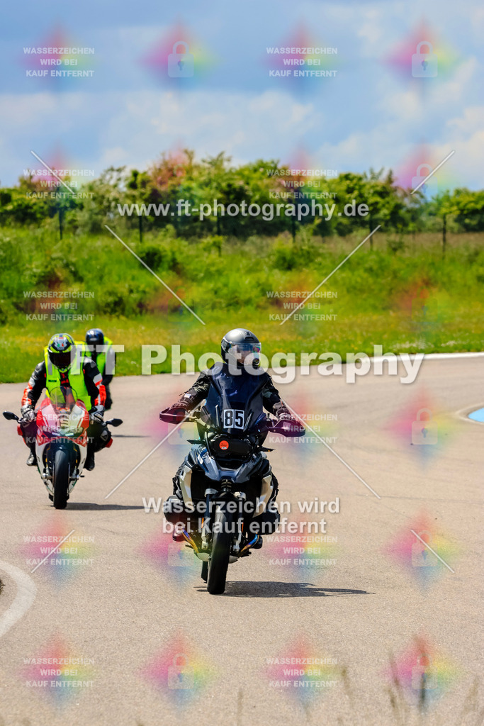 MotoTeam-0107 | Hier findet Ihr Bilder von Touristenfahrten auf der Nürburgring Nordschleife oder von anderen Veranstaltungen die ich besucht habe. Viel Spass beim Durch Schauen 