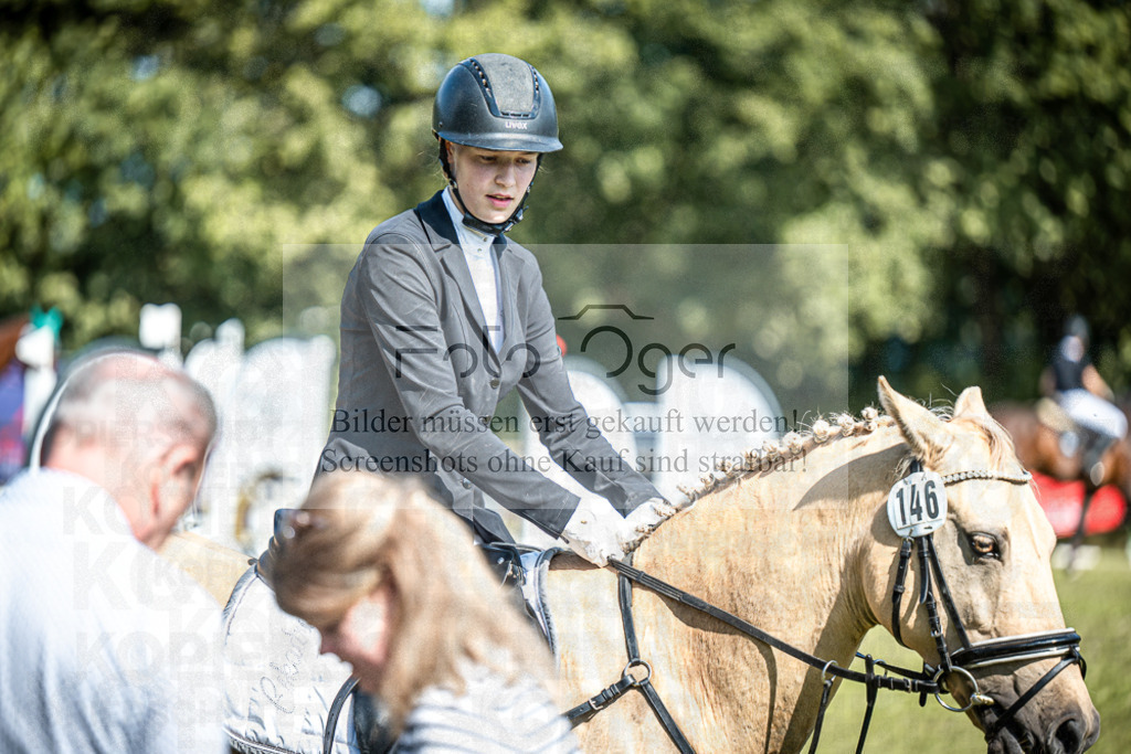 Z63_0026 | Entdecke hochwertige Reitturnierfotos von Foto Oger. Professionell, emotional und authentisch – jetzt Lieblingsmomente im Shop bestellen.Deutschlandweite Turnierfotografie. - Realisiert mit Pictrs.com