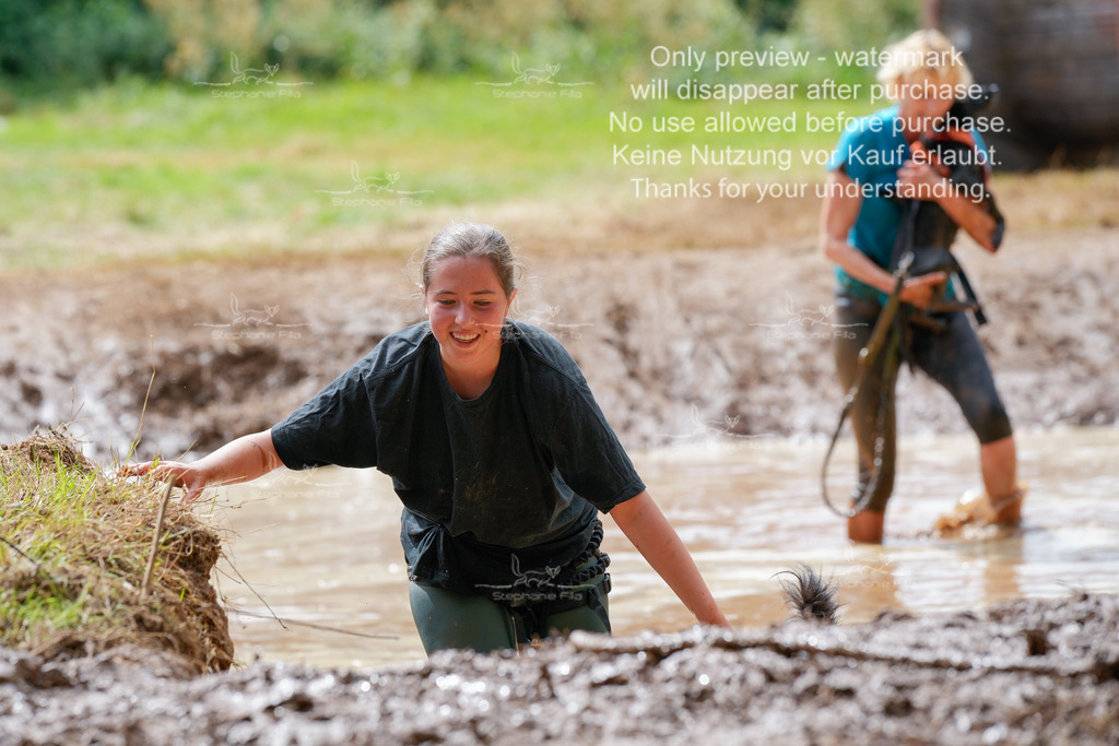 Schlamm_mit_Hund (265 von 460) | stephaniefillaphotographie - Realisiert mit Pictrs.com